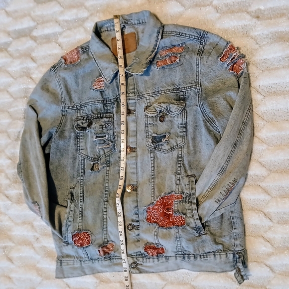 RUE 21 Large Distressed Denim Jacket with Red Patches - Picture 9 of 10